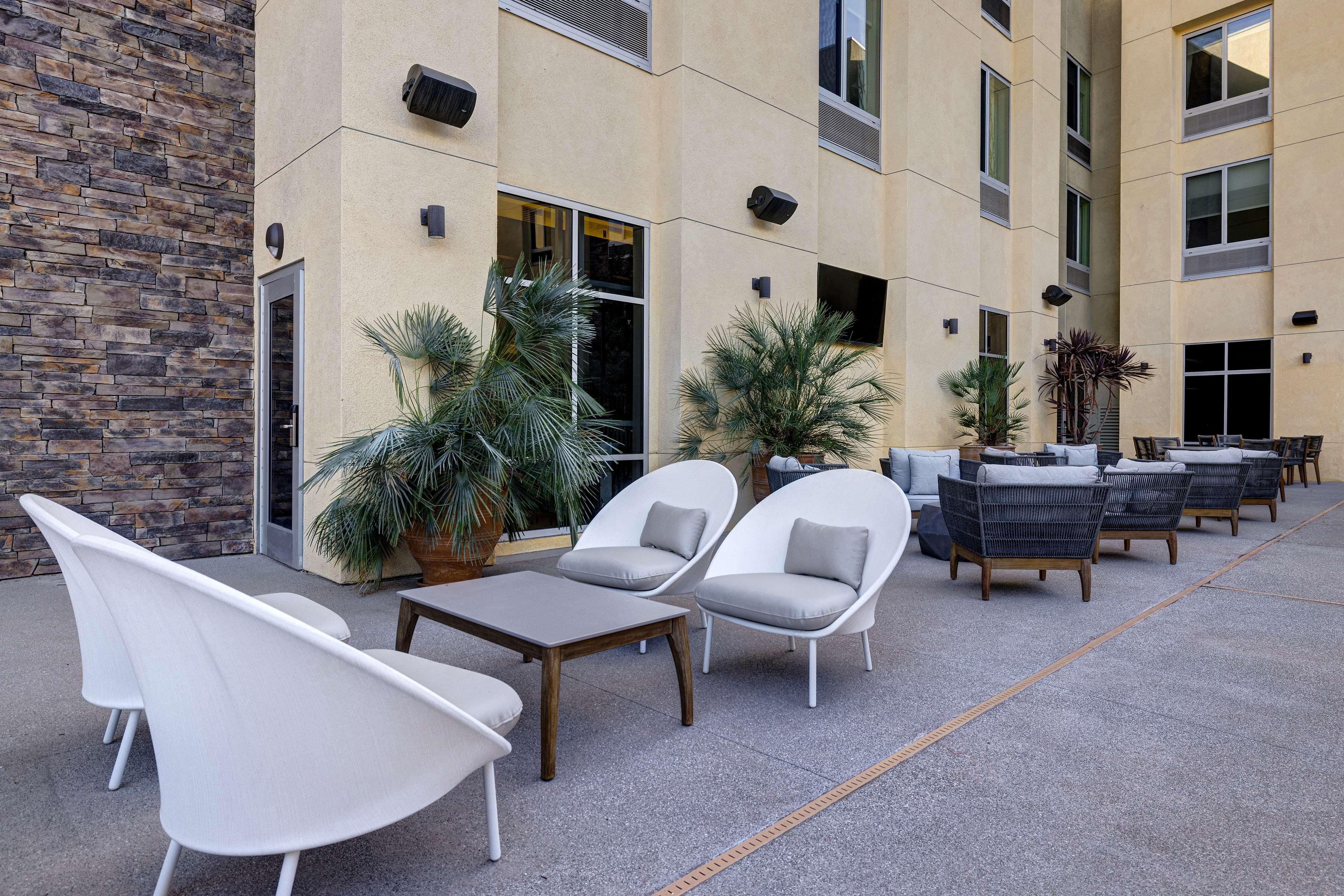 Hilton Garden Inn Темекула Экстерьер фото