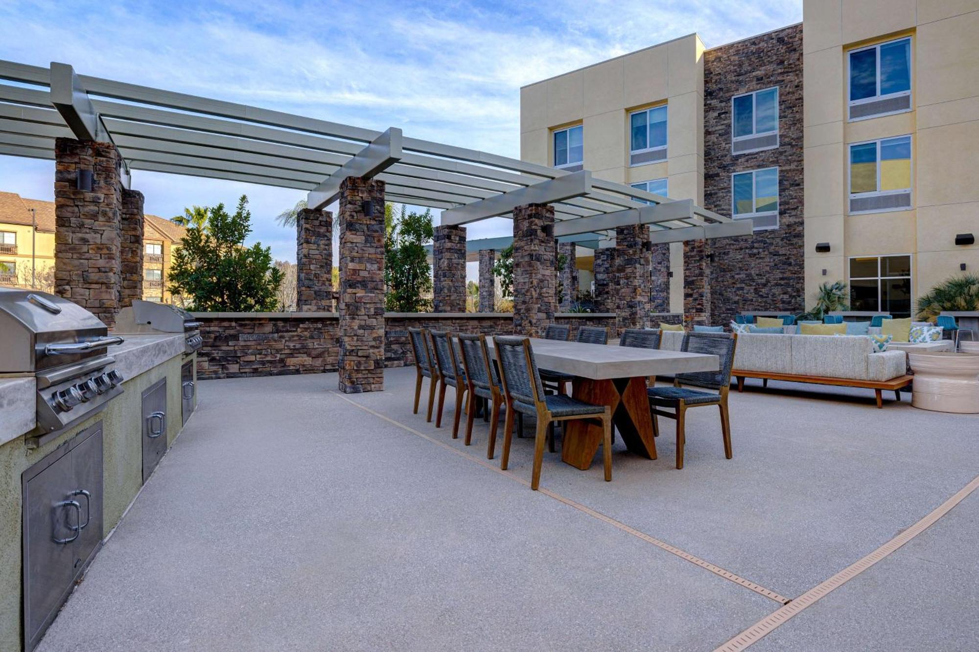 Hilton Garden Inn Темекула Экстерьер фото